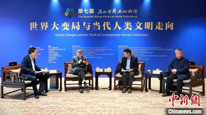 9月27日，第七屆尼山世界文明論壇首場(chǎng)高端對(duì)話舉行?！×籂?攝