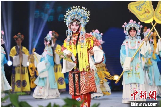 圖為，漢劇《貴妃醉酒》演出現(xiàn)場(chǎng) 武漢文旅局供圖