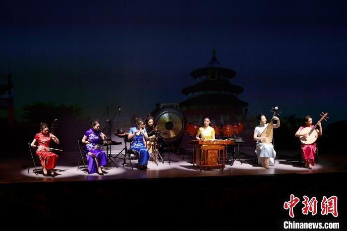 6日，“相約北京”奧林匹克文化節(jié)暨第22屆“相約北京”國際藝術(shù)節(jié)在京開幕?！?lt;a target='_blank' href='/'>中新社</a>記者 富田 攝