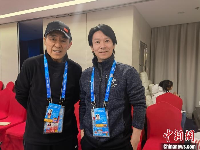 張文海與張藝謀的合影?！埼暮?供圖