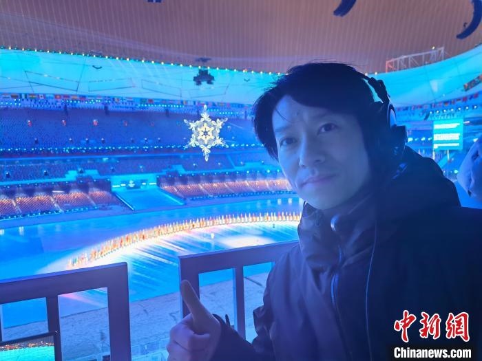 張文海在“鳥巢”內(nèi)?！埼暮?供圖
