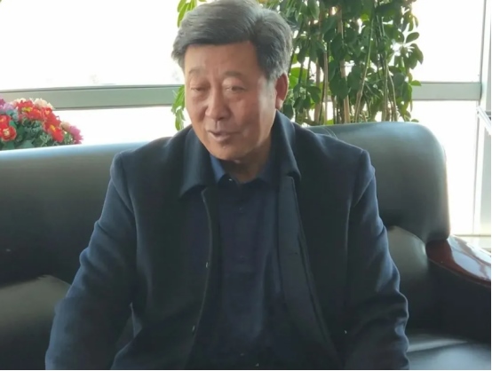 世界地球日，不忘治沙人1694.png