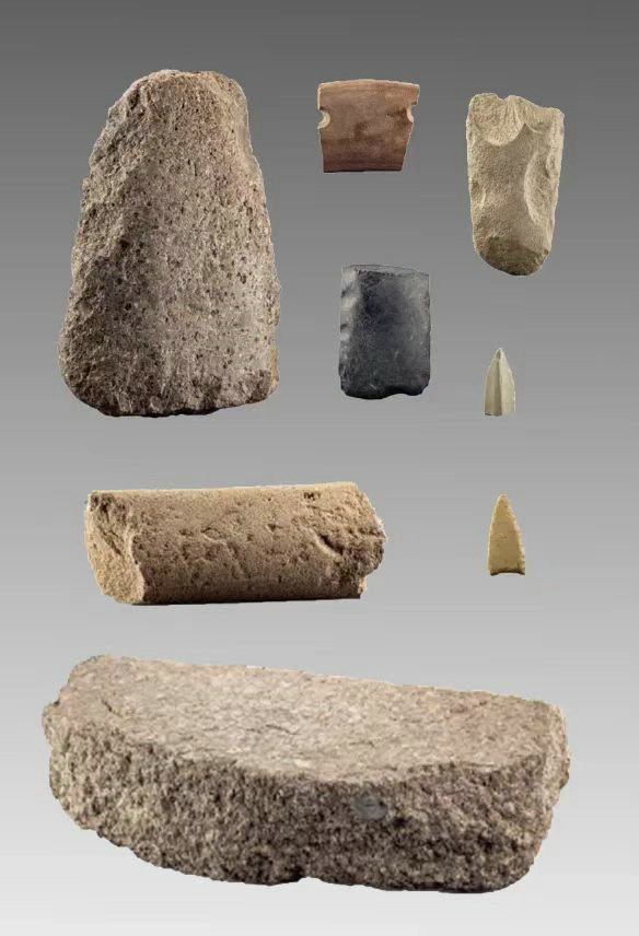 1780053246103766.jpg 腦特蓋遺址采集石器 圖片來源:《內(nèi)蒙古巴林右旗腦特蓋遺址調(diào)查報(bào)告——以紅山文化為中心的大型聚落》.jpg