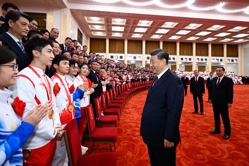 2022年4月8日，習(xí)近平總書記會見北京冬奧會、冬殘奧會突出貢獻(xiàn)集體代表、突出貢獻(xiàn)個人和中國體育代表團(tuán)成員。