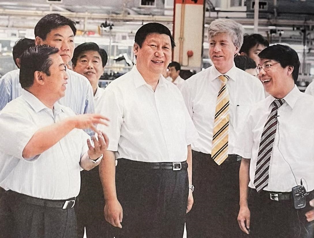 2007年7月，習(xí)近平調(diào)研上海大眾汽車有限公司。