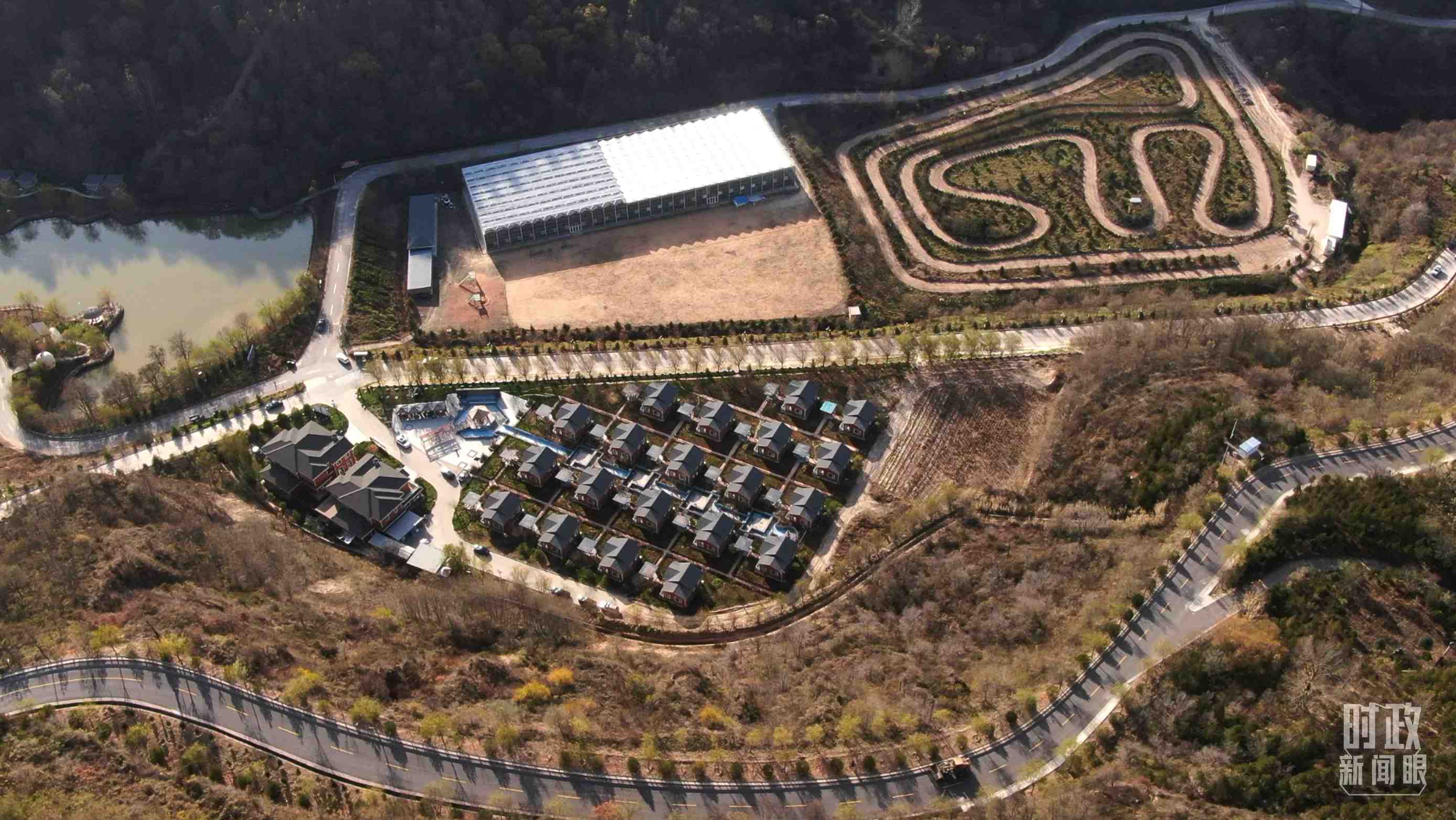 △延安市安塞區(qū)高橋鎮(zhèn)南溝村。2022年10月，總書(shū)記曾到這里考察調(diào)研。（總臺(tái)記者劉海濤、錢(qián)金庫(kù)拍攝）
