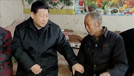 △2012年12月30日，習(xí)近平總書(shū)記來(lái)到河北省阜平縣龍泉關(guān)鎮(zhèn)顧家臺(tái)村看望困難群眾。