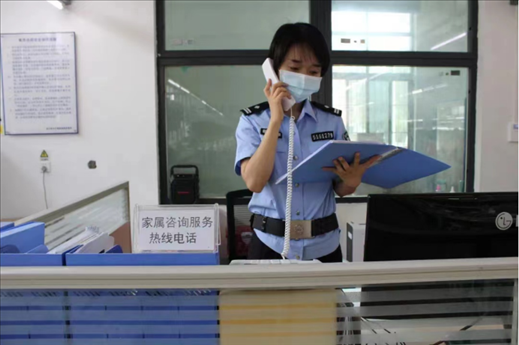 楊莎在工作。四川省女子強(qiáng)制隔離戒毒所供圖