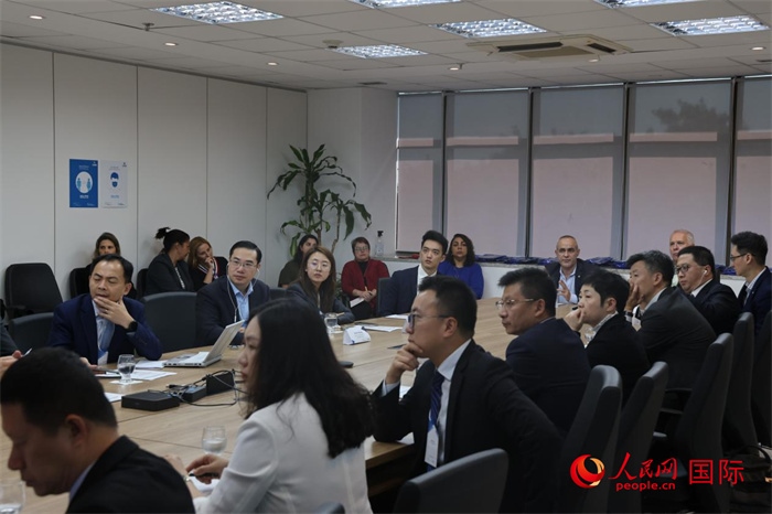 與會代表參與座談交流。（人民網(wǎng)記者 時元皓攝）