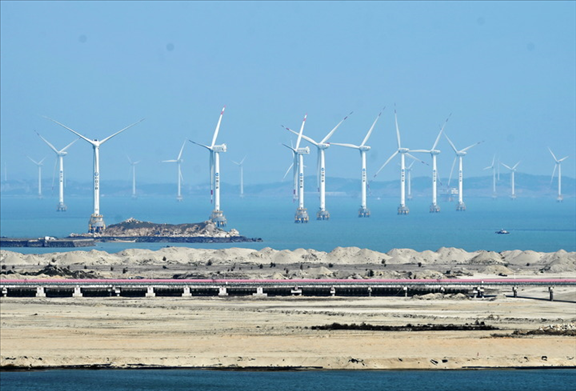 2021年3月9日，三峽福清興化灣海上風(fēng)電場(chǎng)。新華社記者 林善傳 攝