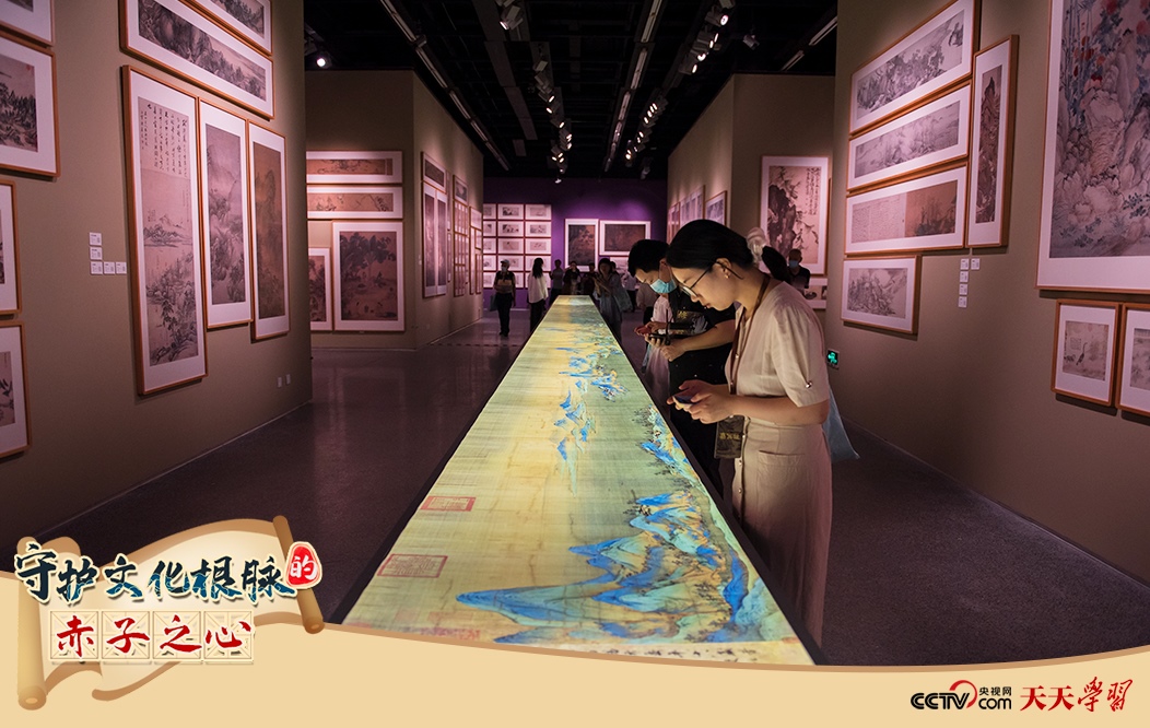 2023年7月1日，觀眾在浙江寧波美術(shù)館參觀中國歷代繪畫大系成果展·寧波特展。