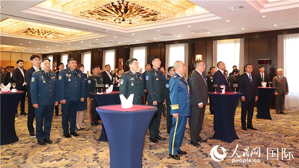 中國駐蒙古國使館慶祝建軍96周年招待會現(xiàn)場。人民網(wǎng)記者 霍文攝