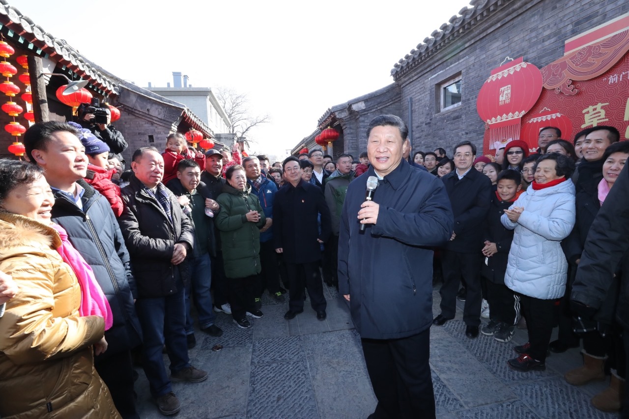 2019年2月1日，習近平總書記在前門東區(qū)草廠四條胡同給大家拜年，并向全國各族人民致以新春祝福。