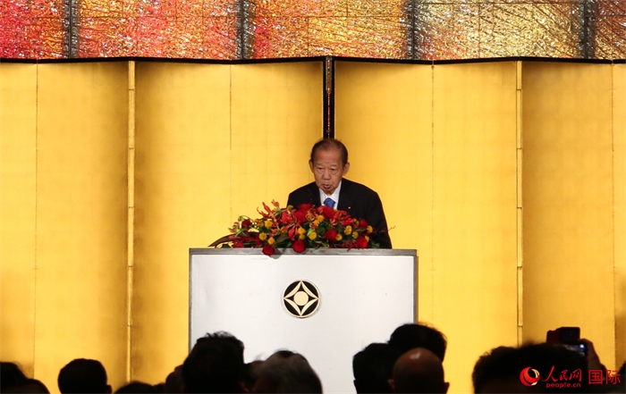 日中友好議員聯(lián)盟會長二階俊博發(fā)表致辭。人民網(wǎng) 許可攝