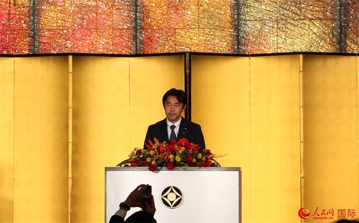 日本外務(wù)大臣政務(wù)官穗坂泰發(fā)表致辭。人民網(wǎng) 許可攝