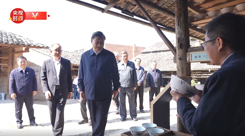 2023年10月11日，習(xí)近平在江西景德鎮(zhèn)考察。（視頻截圖）