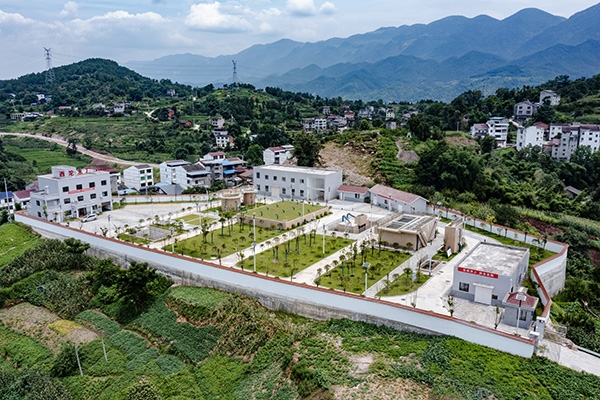 建成后的西沱鎮(zhèn)水廠。受訪者供圖