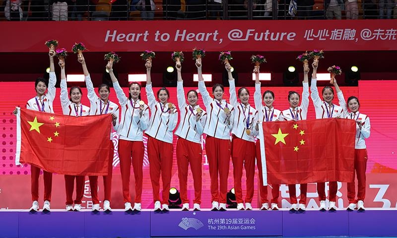 △2023年10月7日，杭州亞運會，中國女排再創(chuàng)佳績，以六戰(zhàn)全勝第九次摘得亞運金牌。