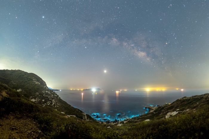 西涌國際暗夜社區(qū)夜間美景。深圳市天文臺(tái)供圖