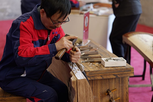 蘭考古箏制作展示。中央音樂學院供圖