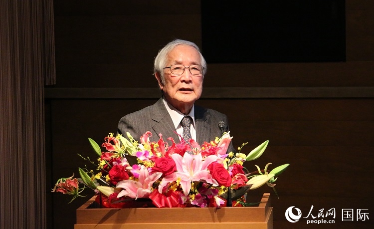 日中科學(xué)技術(shù)交流協(xié)會(huì)會(huì)長山脅道夫致辭。人民網(wǎng) 許可攝
