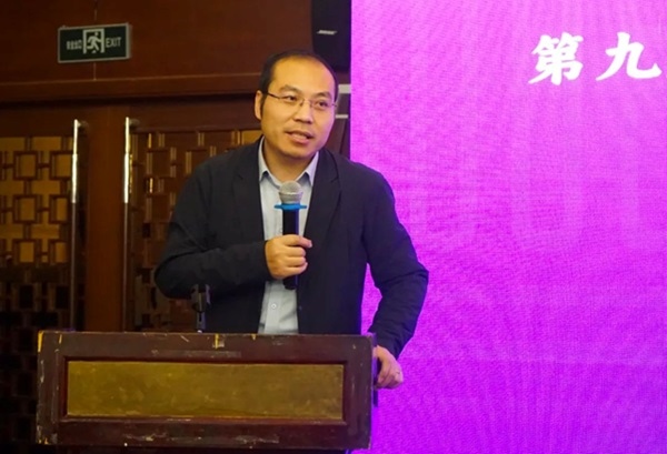 清華大學社會科學學院副院長、政治學系長聘教授孟天廣在研討會上總結發(fā)言。主辦方供圖