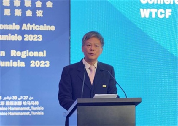 2023世界旅游城市聯(lián)合會非洲區(qū)域突尼斯會議 世界旅游城市聯(lián)合會常務(wù)副秘書長李寶春致辭。主辦方供圖