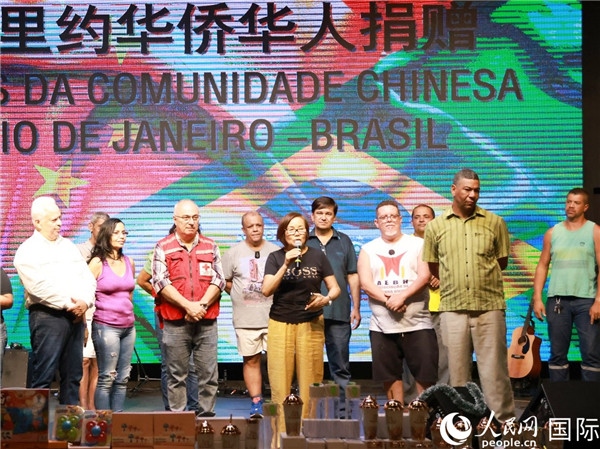 捐贈(zèng)活動(dòng)中方發(fā)起人之一的孫特英女士在捐贈(zèng)活動(dòng)中致辭。人民網(wǎng)記者 陳海琪攝