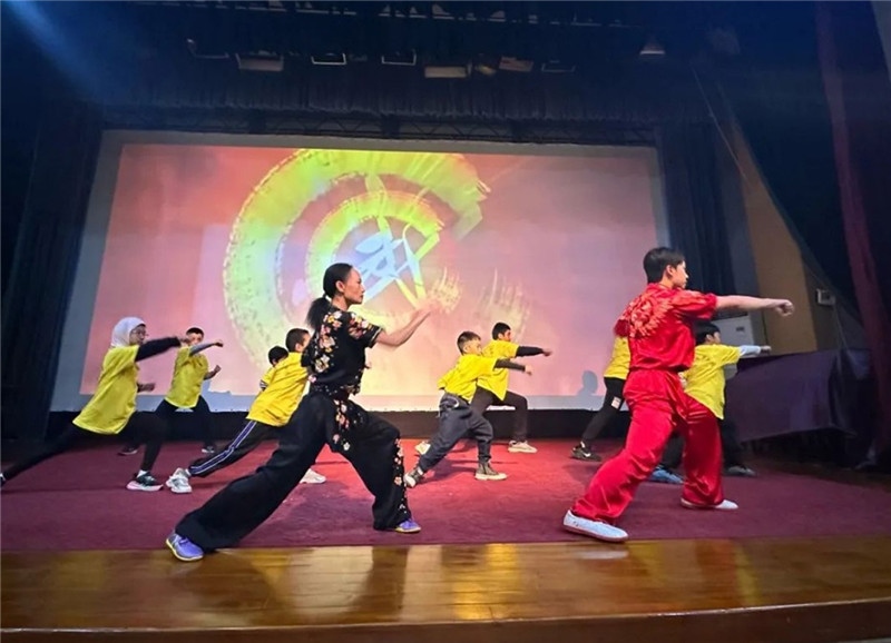 圖為2023“中華文化大樂園—埃及開羅營”閉幕式活動現(xiàn)場。主辦方供圖