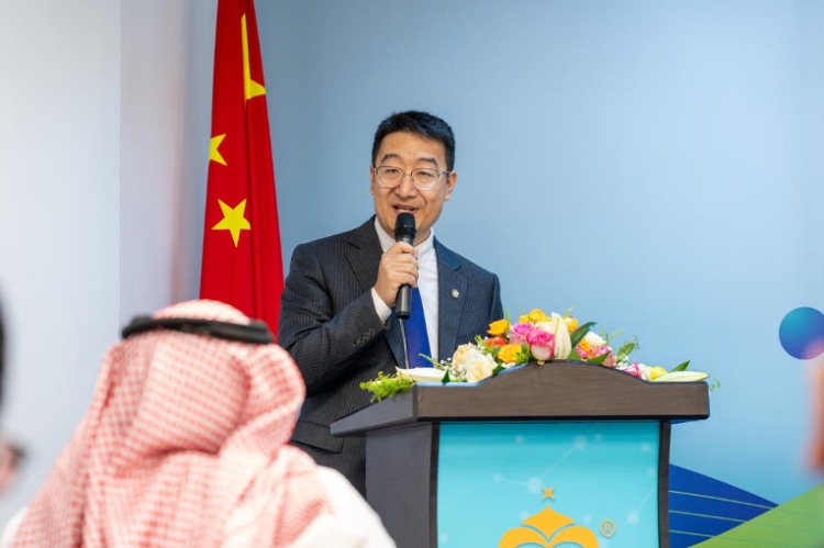 沙特智慧宮語言公司董事長馬永亮致辭。主辦方供圖