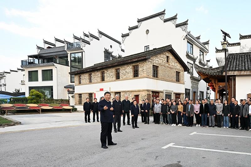 2023年10月11日，習(xí)近平總書記在江西上饒市婺源縣秋口鎮(zhèn)王村石門自然村考察。