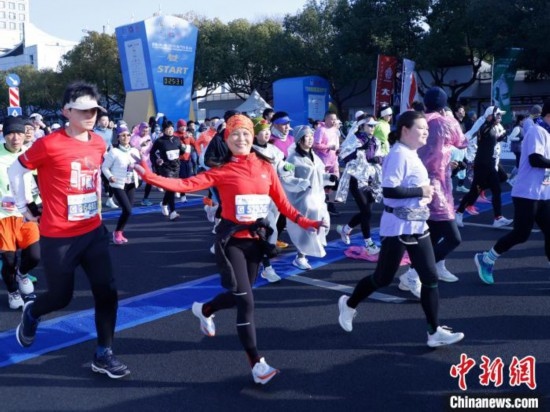 2023杭州馬拉松現(xiàn)場。肖健 攝