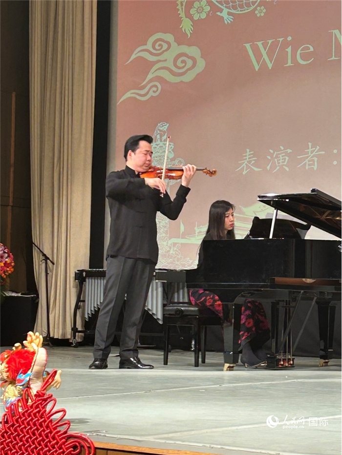 小提琴獨奏《Wie Melodien zieht es mir》《新春樂》，表演者：寧峰、韓卉菁（鋼琴伴奏）