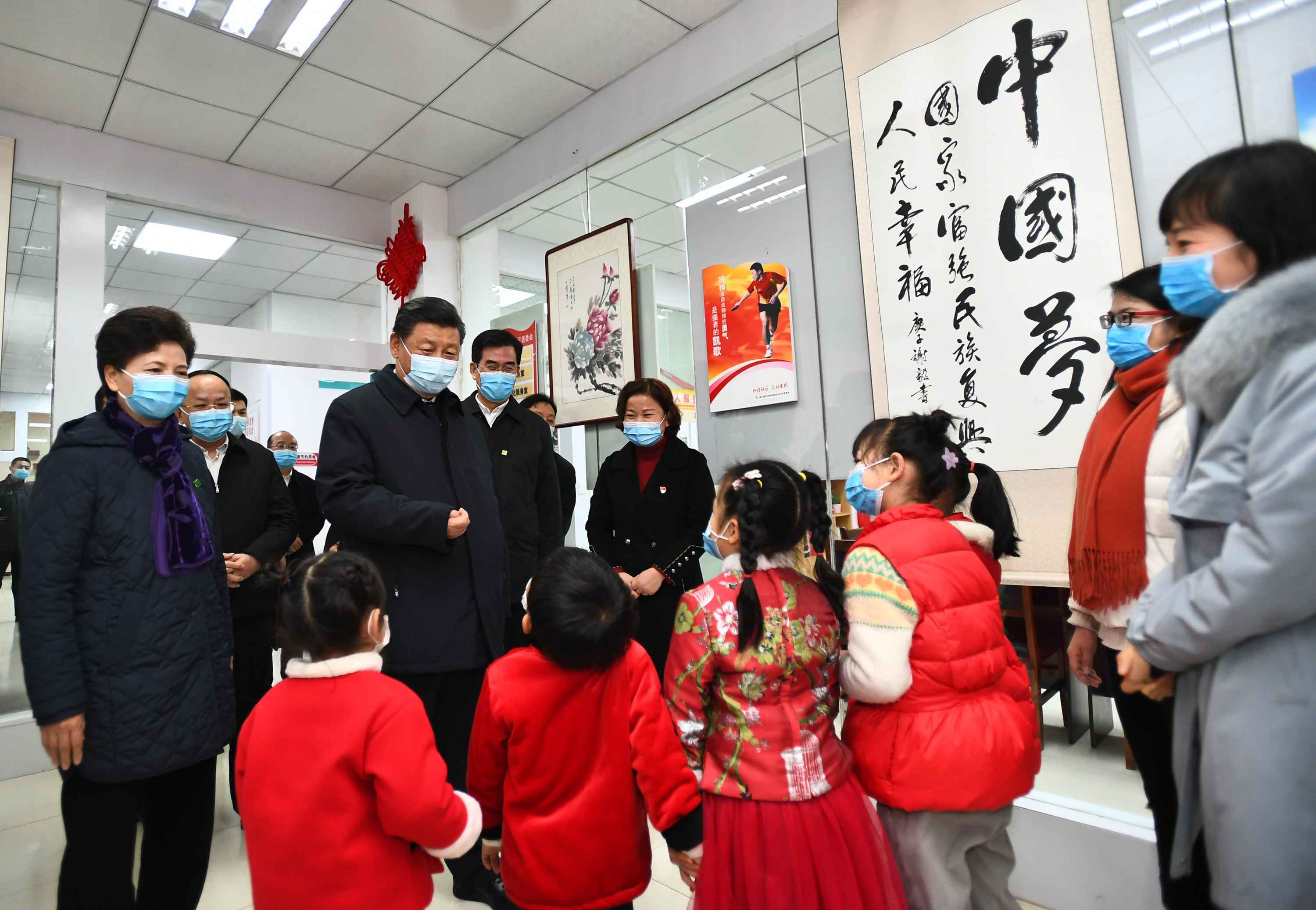 △ 2021年2月4日下午，習(xí)近平在貴陽市觀山湖區(qū)金陽街道金元社區(qū)，看望慰問社區(qū)居民。