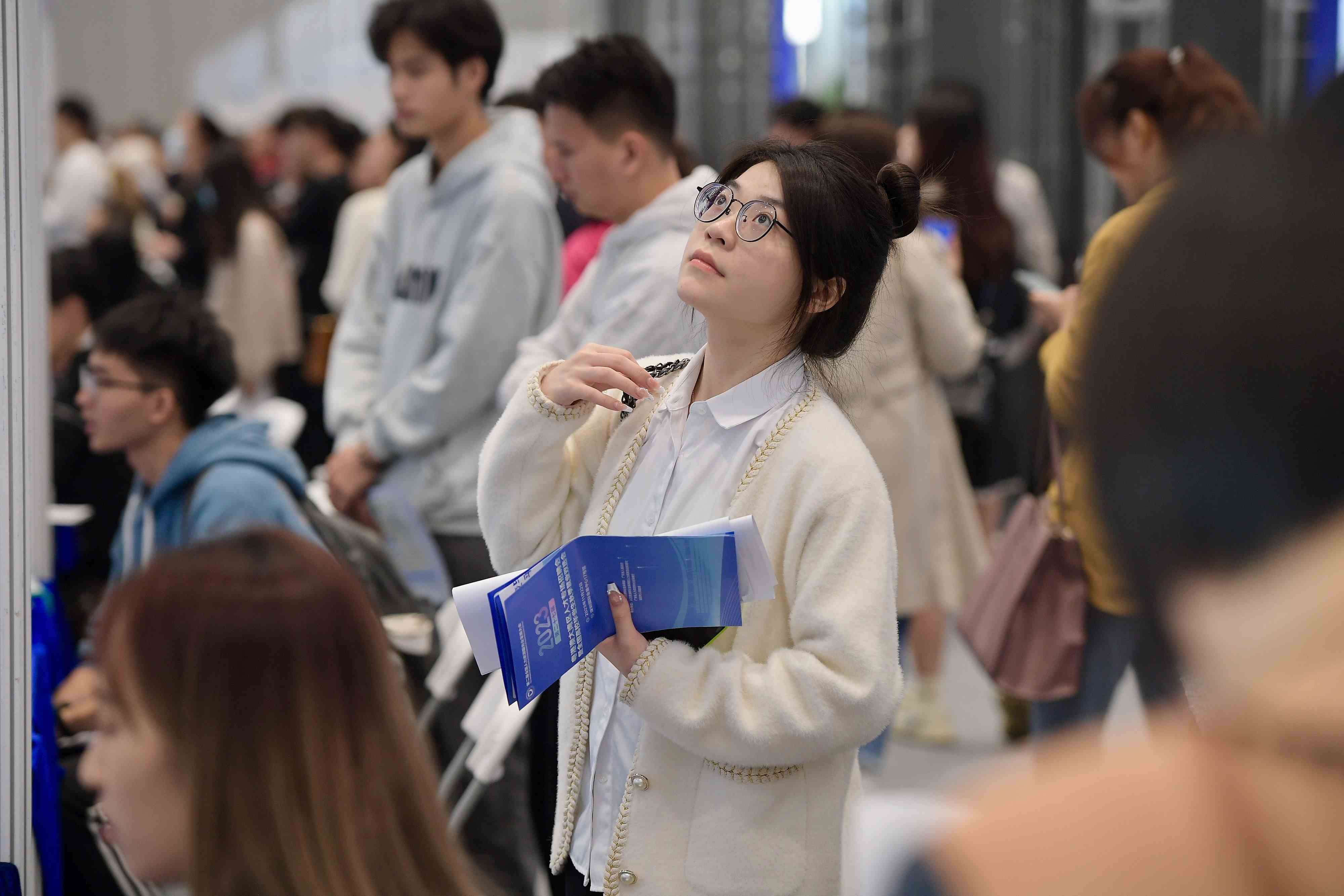  2023年11月22日，2023年粵港澳大灣區(qū)人才專場招聘會暨第27屆全國高校畢業(yè)生秋季就業(yè)雙選會在深圳國際會展中心舉辦。