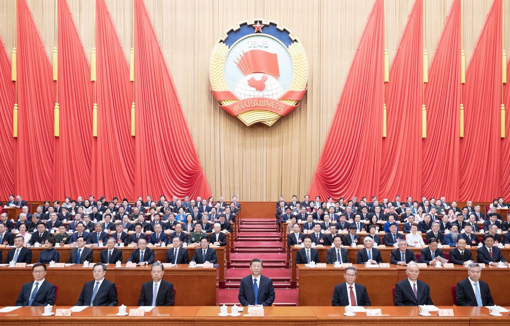 3月10日上午，中國(guó)人民政治協(xié)商會(huì)議第十四屆全國(guó)委員會(huì)第二次會(huì)議在北京人民大會(huì)堂閉幕。這是習(xí)近平、李強(qiáng)、趙樂(lè)際、蔡奇、丁薛祥、李希、韓正在主席臺(tái)就座。王滬寧主持閉幕會(huì)。