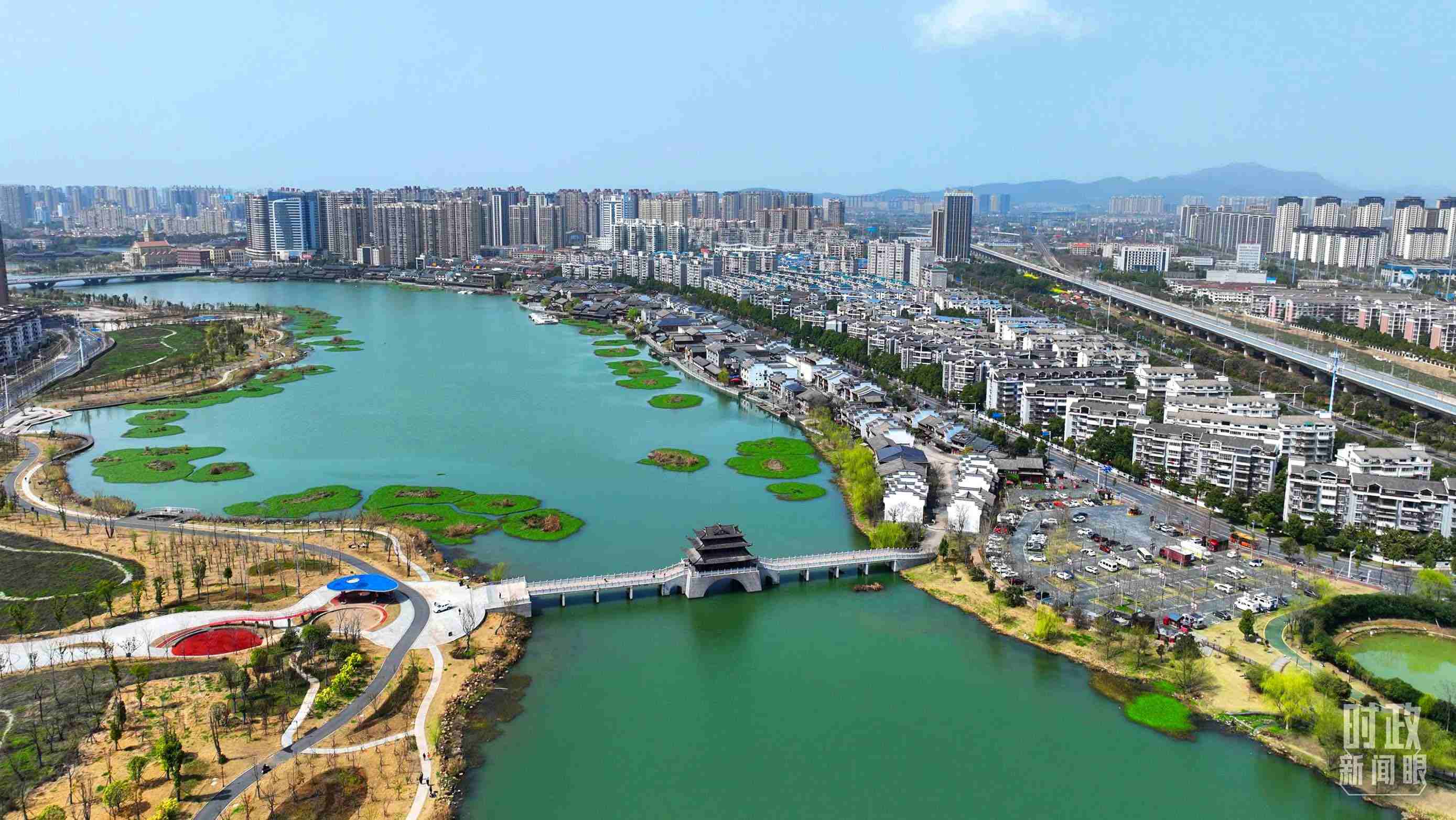 湖南常德。此次座談會(huì)前，習(xí)近平在長(zhǎng)沙、常德兩地實(shí)地考察。（總臺(tái)央視記者范凱拍攝）