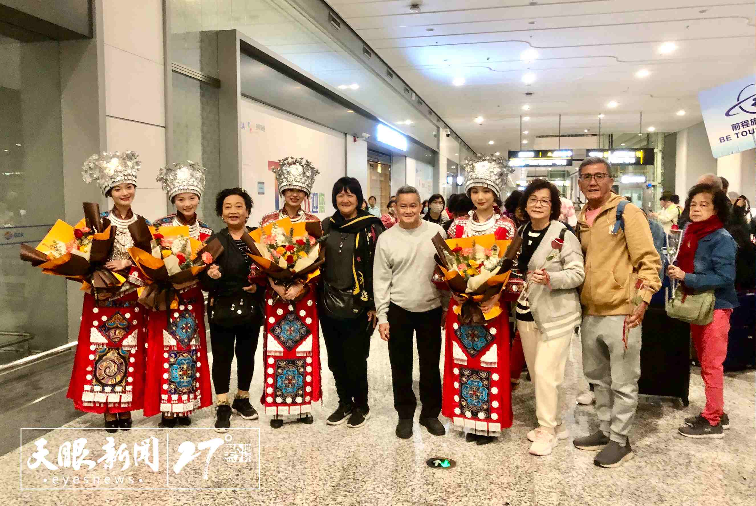 首個(gè)來(lái)黔旅游馬來(lái)西亞包機(jī)團(tuán)抵達(dá)。（圖/劉立超）