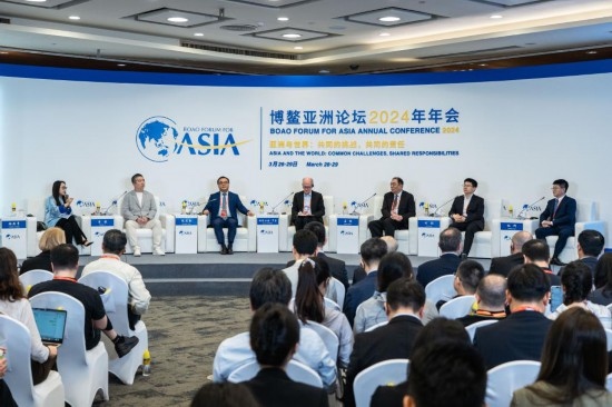 圖為博鰲亞洲論壇2024年年會“AIGC改變世界”分論壇現(xiàn)場。新華社記者 曹夢瑤 攝