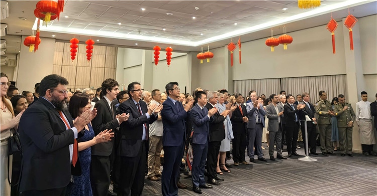 當?shù)貢r間3月27日，中國駐累西腓新任總領事蘭和平舉行到任招待會。圖為招待會現(xiàn)場。中國駐累西腓總領事館供圖