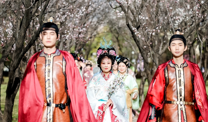 第七屆杏花節(jié)上的漢服巡游。受訪方供圖