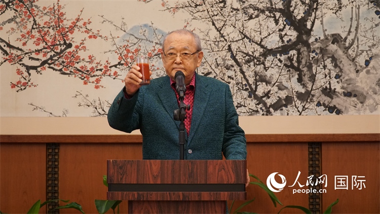 原東京國(guó)際電影節(jié)主席依田巽致祝酒辭。人民網(wǎng) 蔣曉辰攝