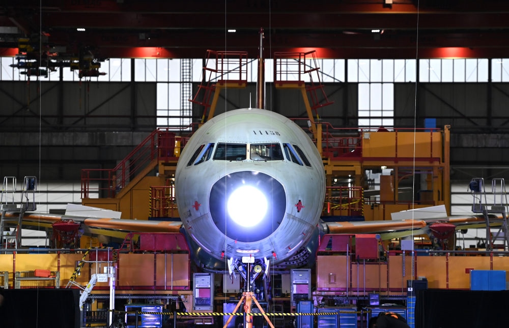2022年11月9日，在空客天津總裝線，其首架空客A321飛機上線開始總裝。新華社記者 趙子碩 攝