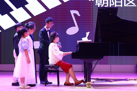 鮑蕙蕎擔(dān)任指導(dǎo)。通過(guò)專家的點(diǎn)評(píng)