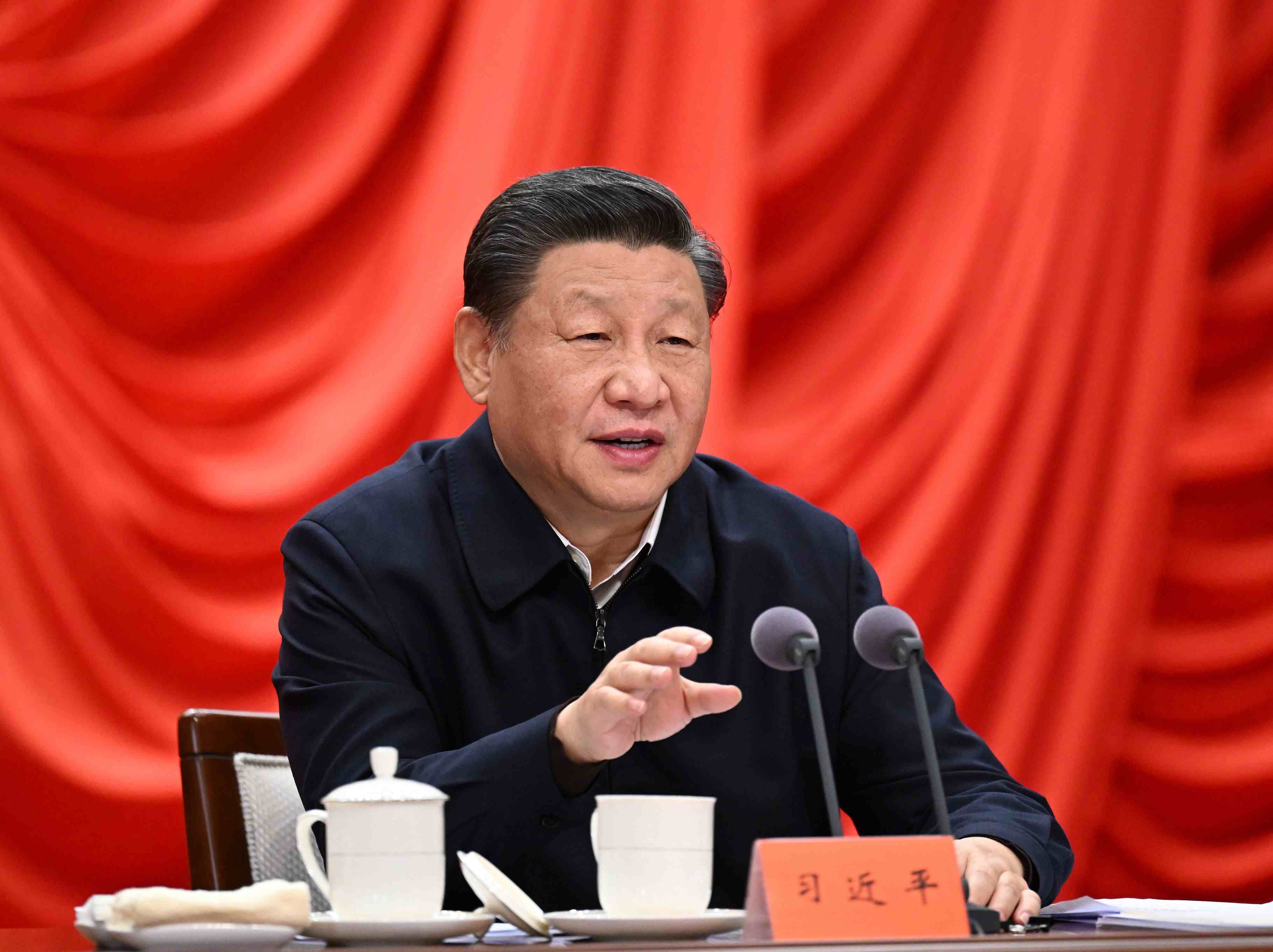 △ 2022年1月11日，習(xí)近平總書記在省部級主要領(lǐng)導(dǎo)干部學(xué)習(xí)貫徹黨的十九屆六中全會精神專題研討班開班式上發(fā)表重要講話，強(qiáng)調(diào)全黨同志都要明大德、守公德、嚴(yán)私德。
