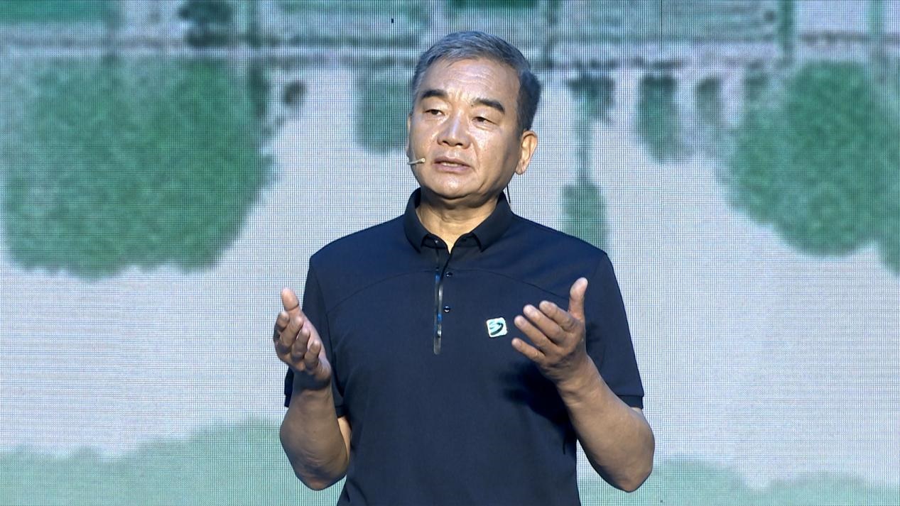 中國博物館協(xié)會(huì)理事長劉曙光現(xiàn)場(chǎng)講述。