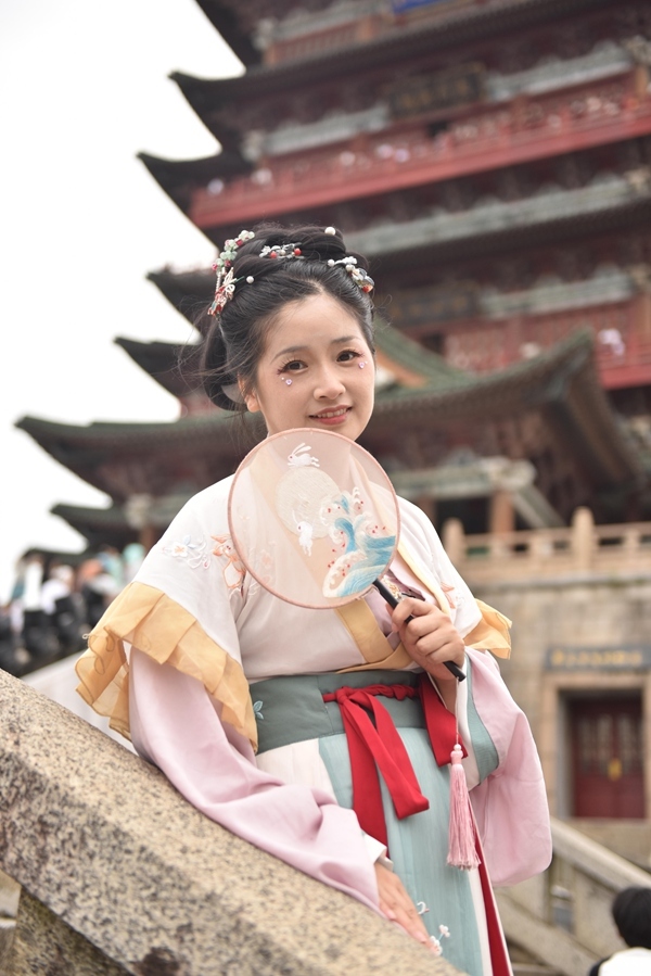 南昌滕王閣“古風(fēng)游”。受訪者供圖