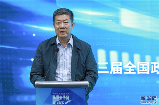 中國版權(quán)協(xié)會理事長、第十三屆全國政協(xié)文化文史和學(xué)習(xí)委員會副主任、新聞出版總署原副署長、國家版權(quán)局原副局長閻曉宏現(xiàn)場致辭