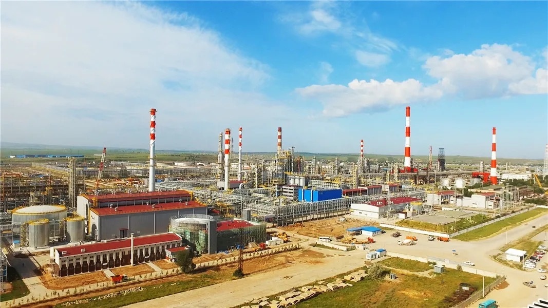 奇姆肯特?zé)捰蛷S(chǎng)完成現(xiàn)代化改造后全景。（圖源：人民網(wǎng)）