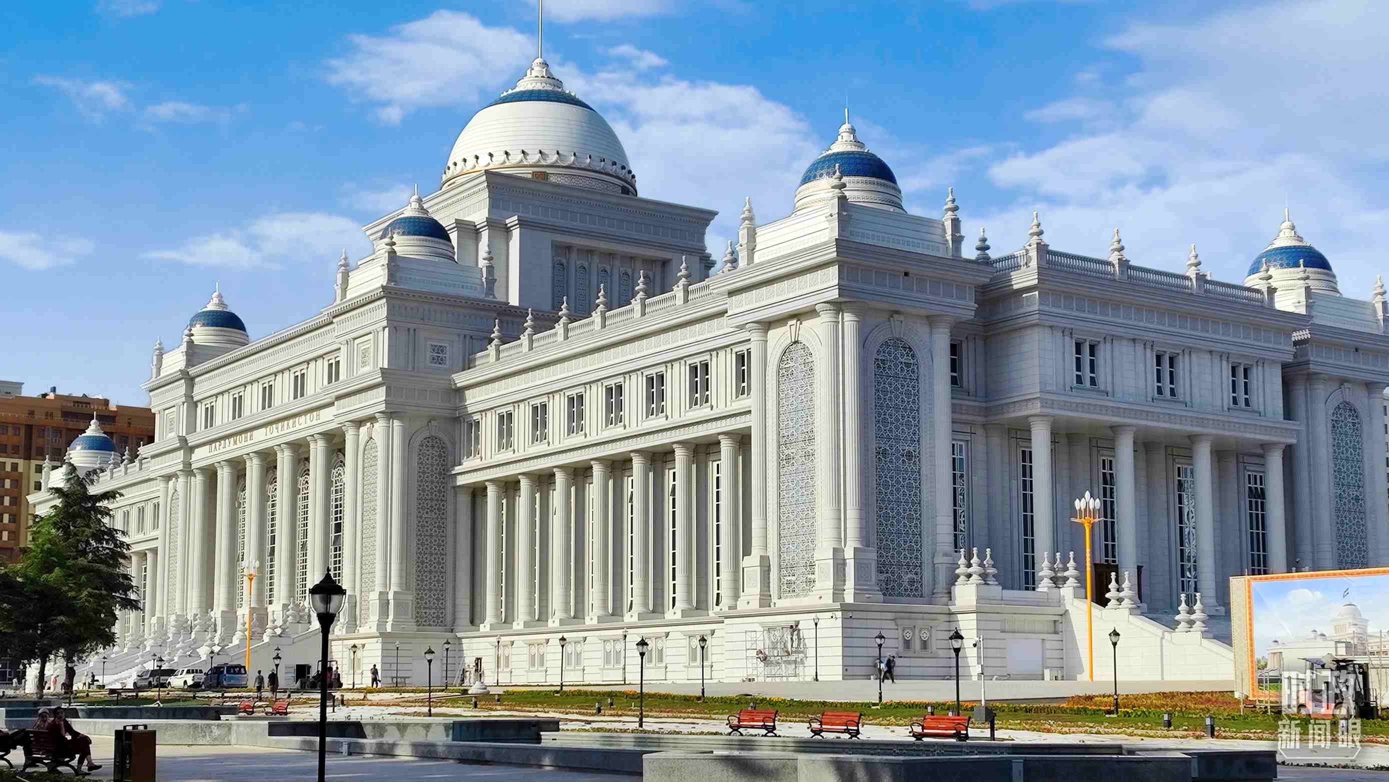 △中方援建塔議會大樓。（總臺記者員志軍拍攝）